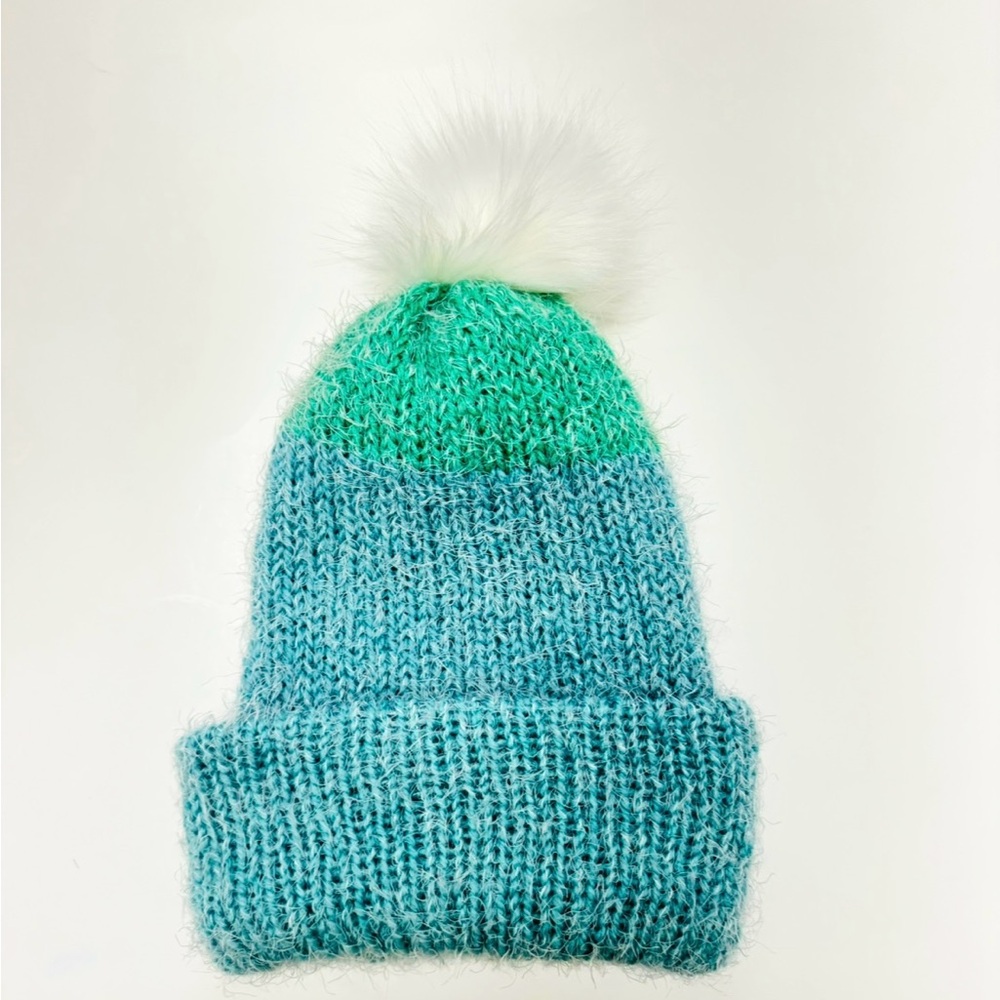 Knit Pom Hat ❄️